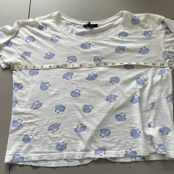 Forever 21 T-Shirt Boxy Fit Round Neck Seashell Pattern Short‎ Sleeve White M - Picture 8 of 10